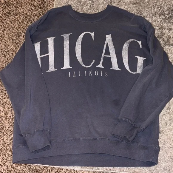 Hollister Dusty Blue Chicago Illinois Crewneck Sweatshirt - Picture 2 of 4